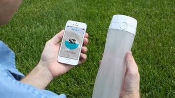 Staying Hydrated with the Smart Water Bottle
