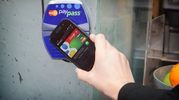 Google launches Android Pay payment service