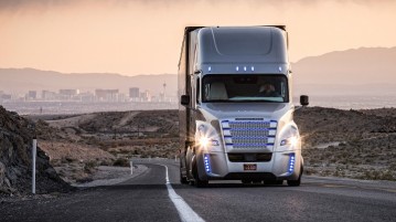 Freightliner Unveils Self Driving Semi-Truck